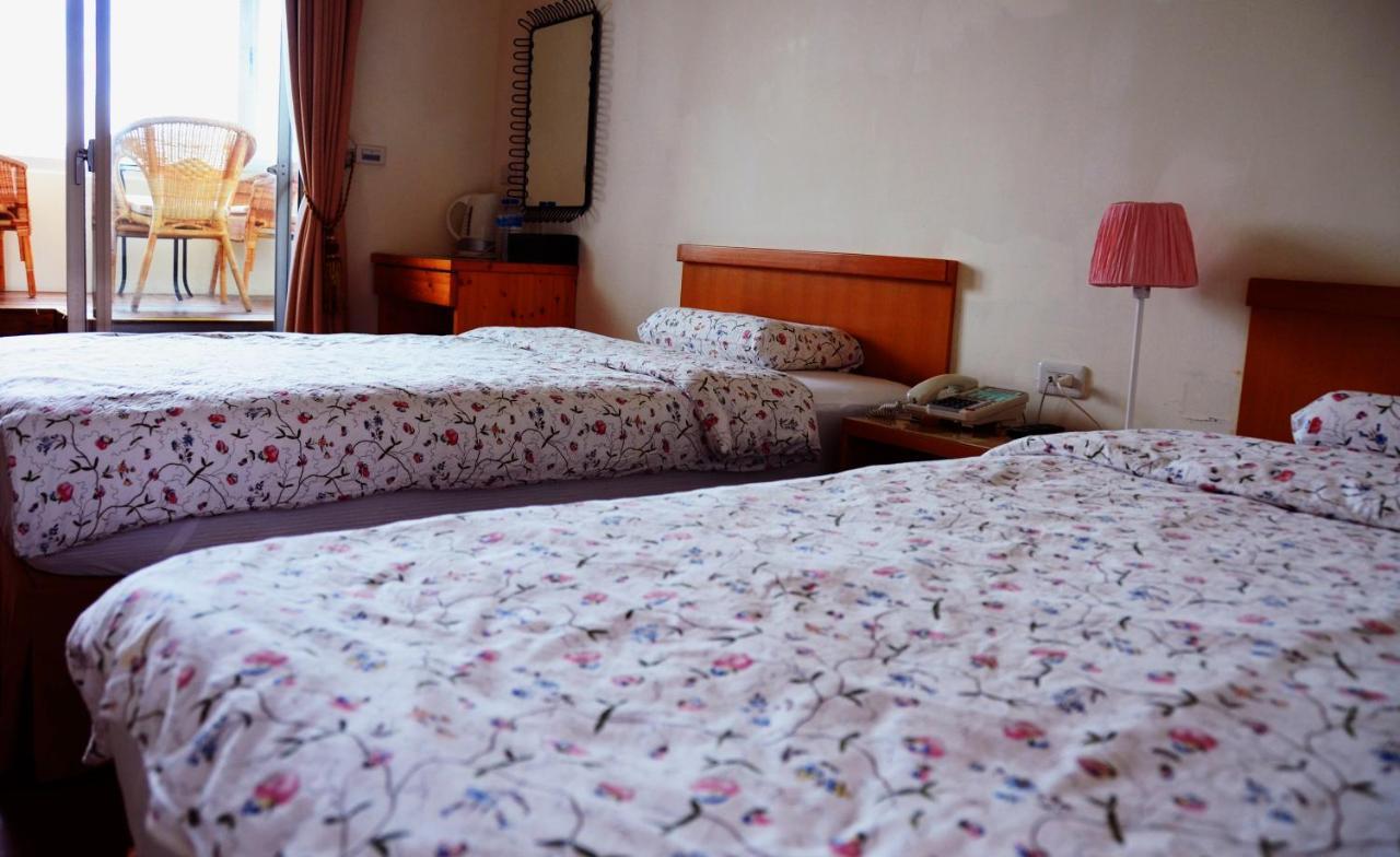 Rainbow Bridge B&B Sanzhi Екстер'єр фото