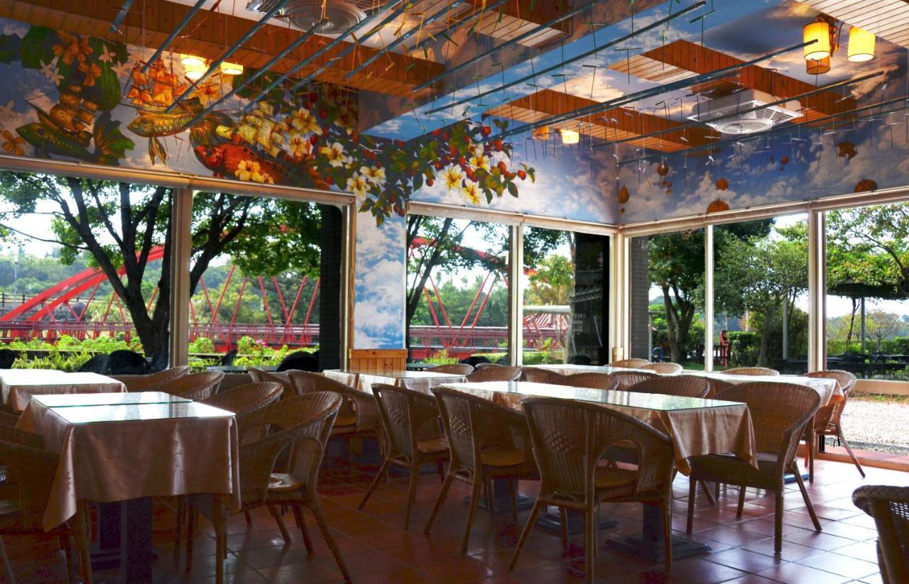 Rainbow Bridge B&B Sanzhi Екстер'єр фото